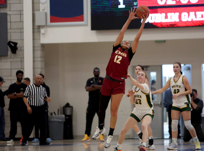 Cardinal Newman girls BB 61, San Ramon Valley 55 NCS Open championship by Dennis Lee 2-24-24022420249 (1)